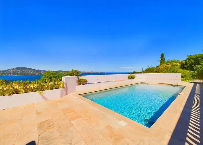 Enchanting + Pool St Tropez * 圣特罗佩